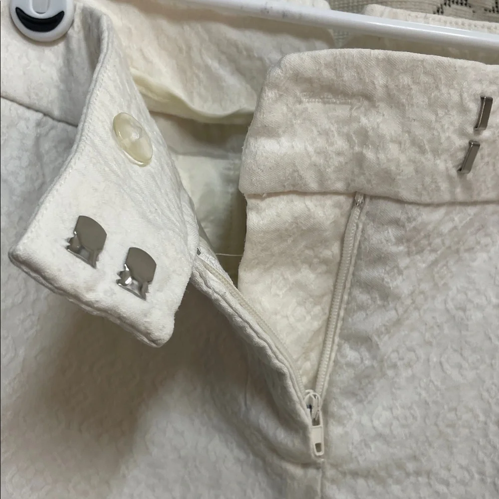 Set of Two Sailboat and Cream Shorts Crown&Ivy/Cynthia Rowley - Picture 5 of 10